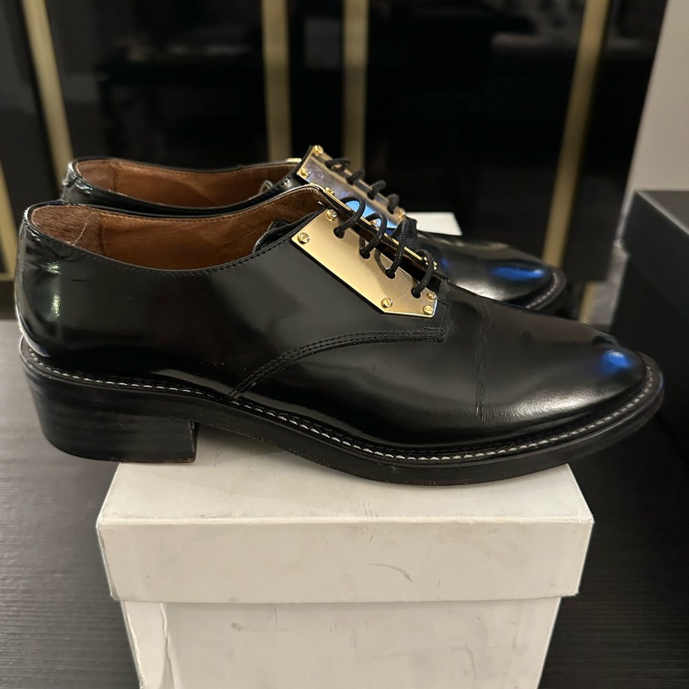 Limited edition black with gold hardware barely worn Sandro oxfords with laces